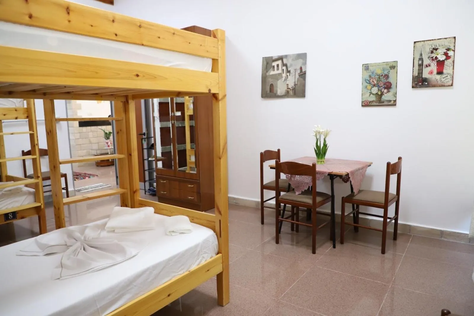 Univers Hostel Berat
