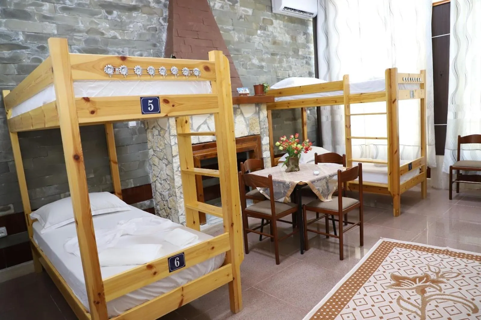Univers Hostel Berat